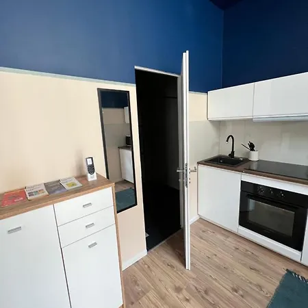 A One And A Blue One At Kalvin Square Apartament *